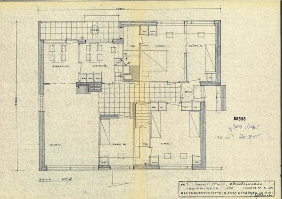 Rakennuksen pohjapiirrustus, jossa tilojen nimet ovat suomeksi ja mittakaava 1:50.