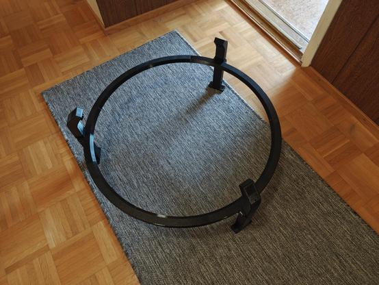 Darts taulun ympärille tuleva valokehys, jossa kameroille paikat.